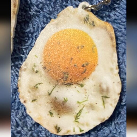 Realistic 5d fun dangle earrings - Picture 11 of 11